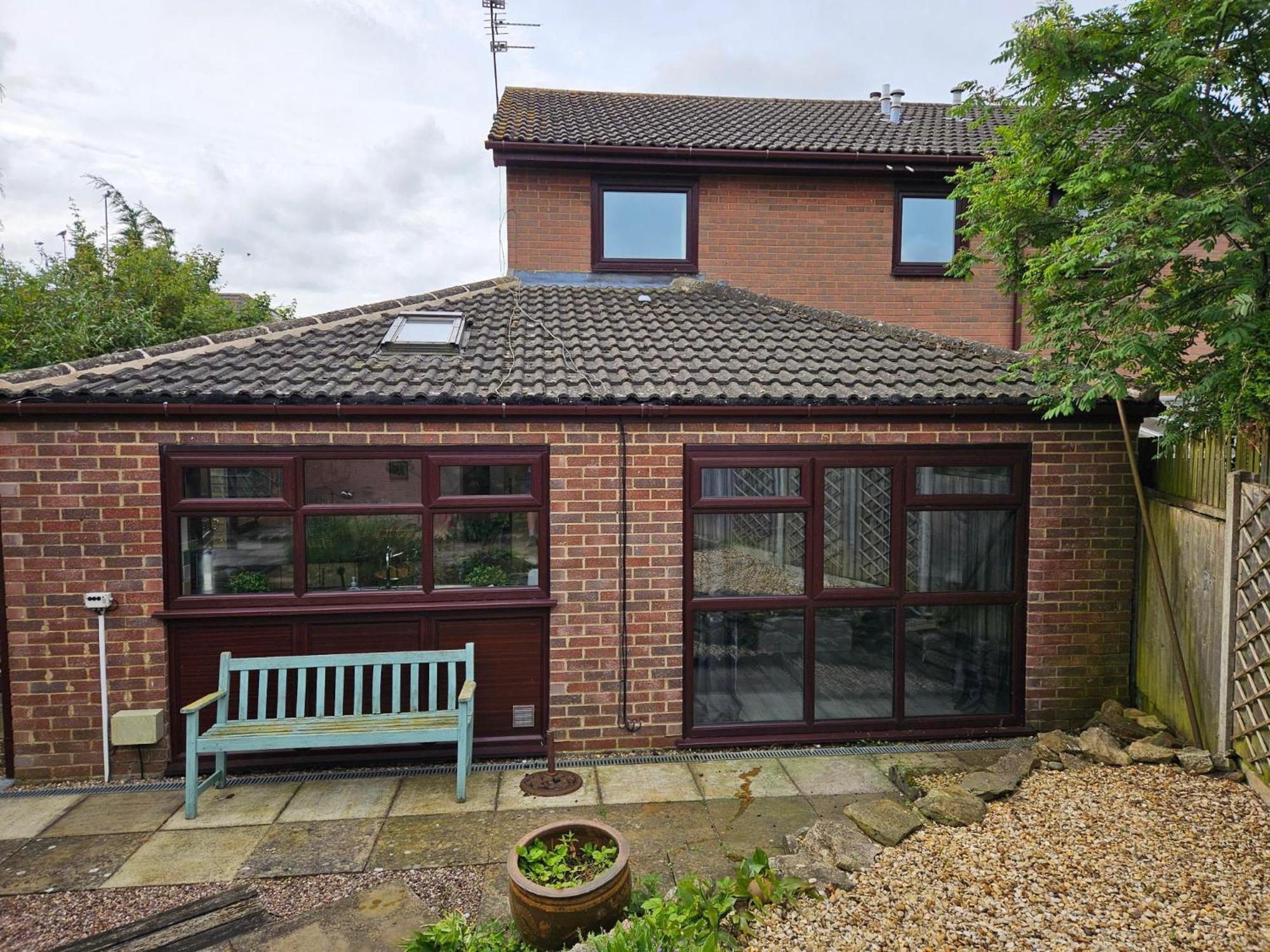 Redcot Gardens 4 Bed Contractor Familt With Parking Stamford